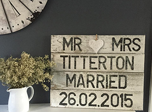 Mr & Mrs Sign - Custom made with name | rusticgems.co.uk